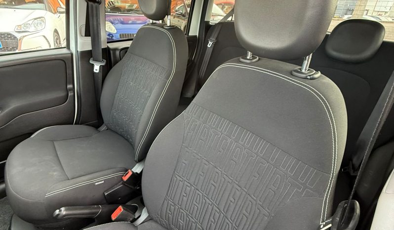 
								Fiat Panda 1.0 HYBRID 69cv completo									