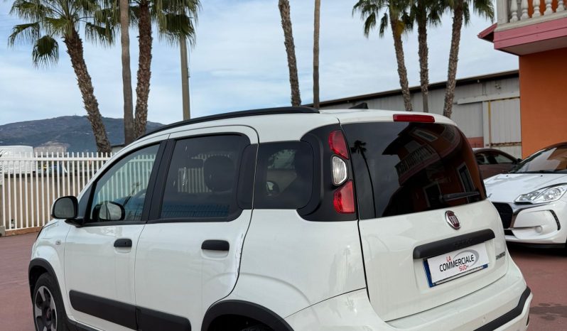 
								Fiat Panda 1.0 HYBRID 69cv completo									
