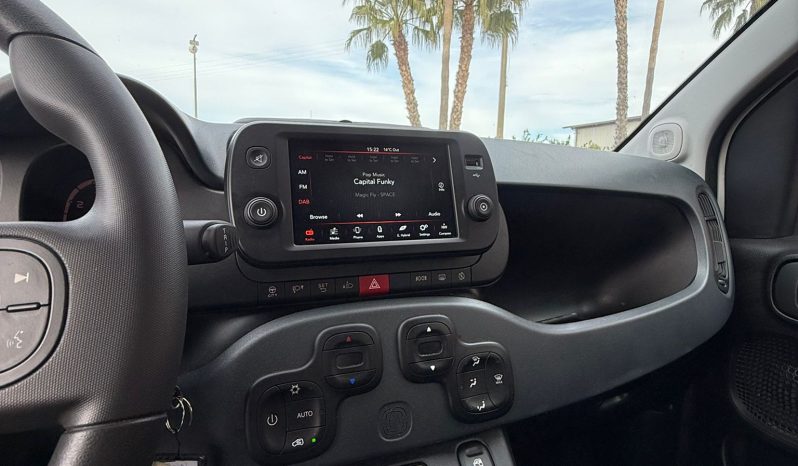 
								Fiat Panda 1.0 HYBRID 69cv completo									