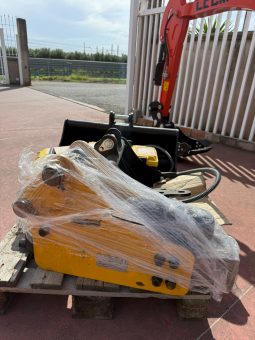 
										ESCAVATORE LGCM 17 Q.li completo									