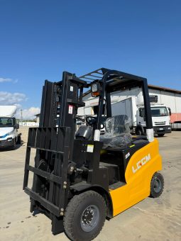 
										CARRELLO ELEVATORE ELETTRICO completo									