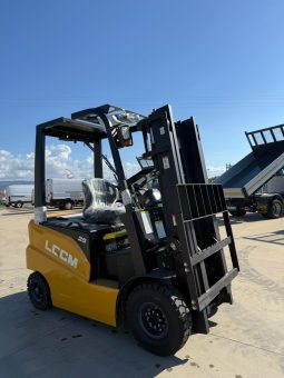 
										CARRELLO ELEVATORE ELETTRICO completo									