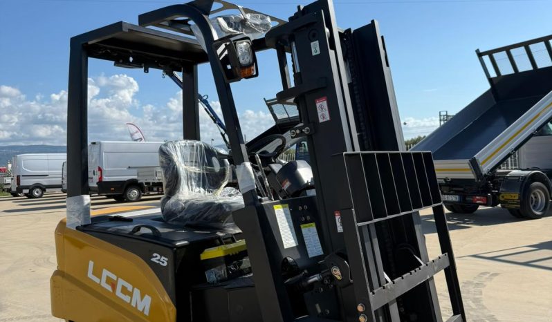
								CARRELLO ELEVATORE ELETTRICO completo									