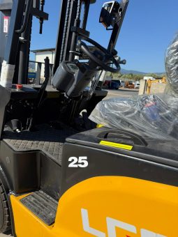 
										CARRELLO ELEVATORE ELETTRICO completo									
