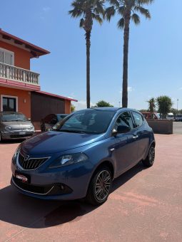 
										LANCIA Y 1.0 HYBRID completo									