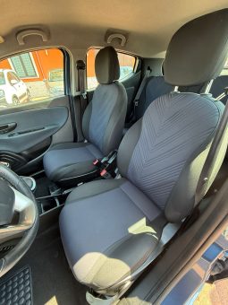 
										LANCIA Y 1.0 HYBRID completo									
