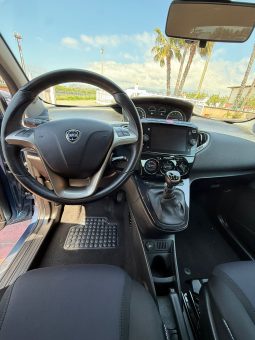 
										LANCIA Y 1.0 HYBRID completo									