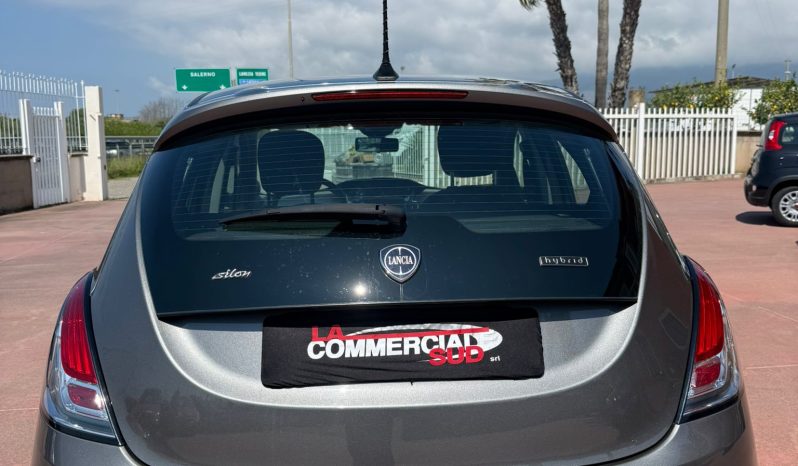 
								LANCIA Y 1.0 HYBRID completo									