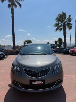 
										LANCIA Y 1.0 HYBRID completo									