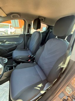 
										LANCIA Y 1.0 HYBRID completo									