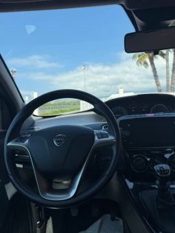 
										LANCIA Y 1.0 HYBRID completo									