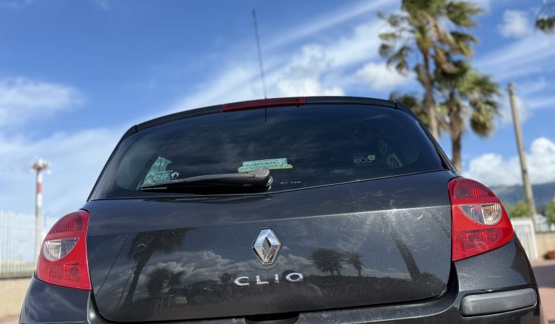 
								Renault Clio 1.5 85cv completo									
