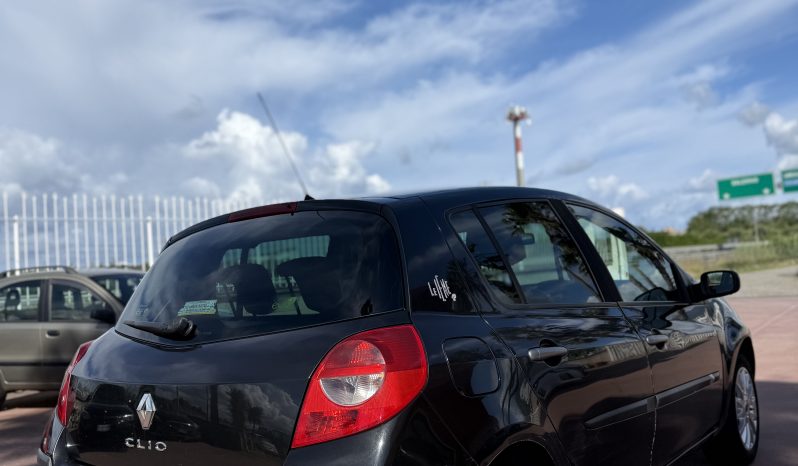 
								Renault Clio 1.5 85cv completo									