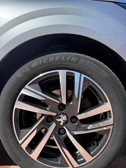 
										PEUGEOT 208 completo									